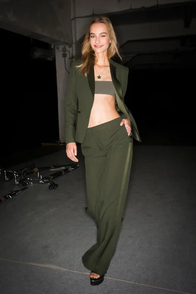 Look 15